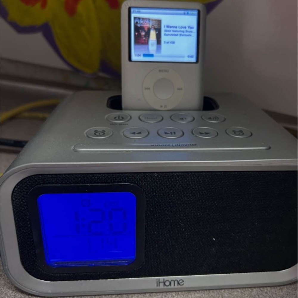 iHome Silver Clock Radio Dock with iPod